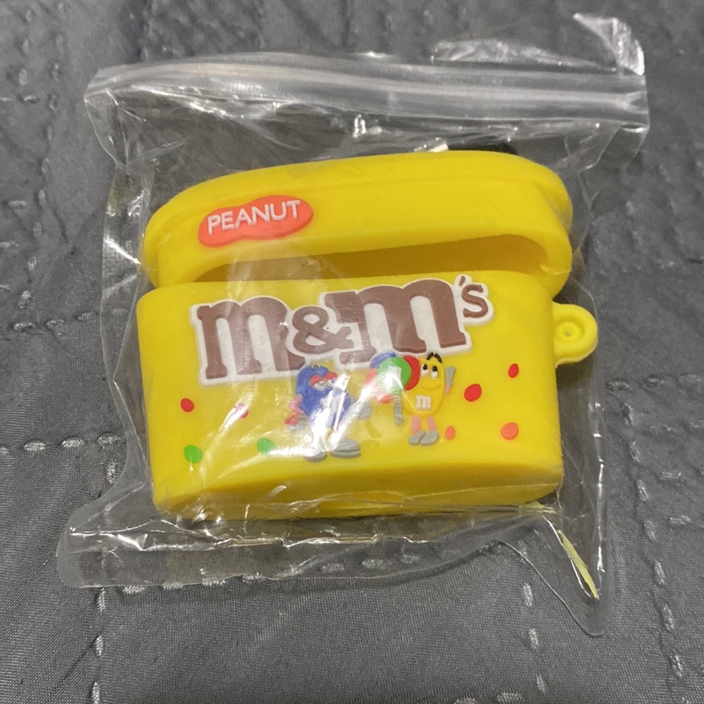 M&M’s AirPod Pro Case NWT